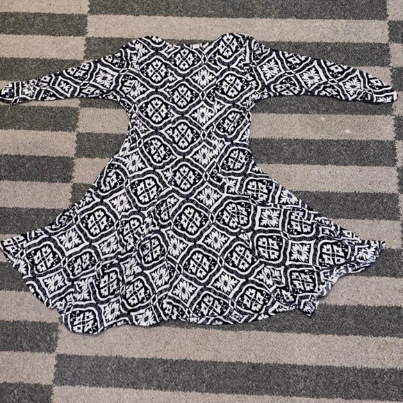 Pretty Young Thing Dress - Picture 5 of 6